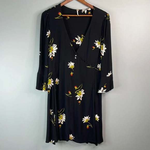 FREE PEOPLE Time On My Side Floral Print Wrap Dress Black Button Side Ruched L - Picture 12 of 12
